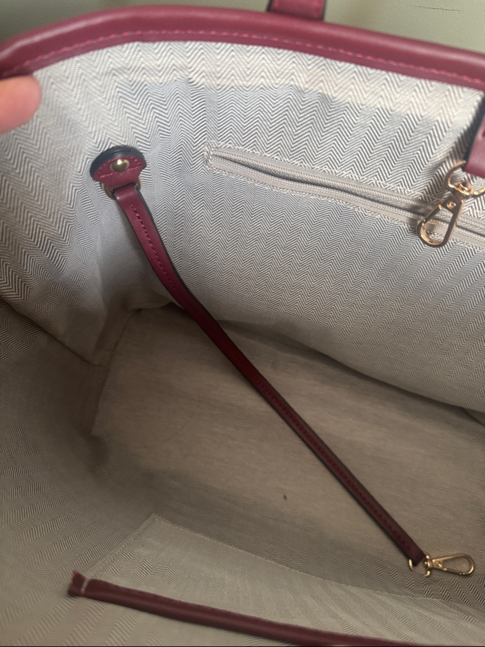 Red Embossed Floral Vegan Leather Tote with Contrast Accents - Picture 7 of 17